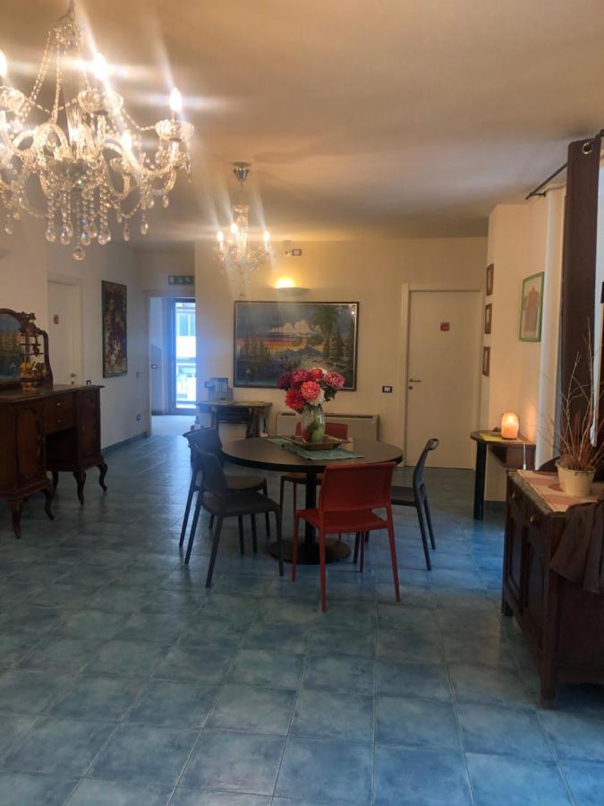 Albergo Ristorante Pomodoro 奥梅尼亚 外观 照片