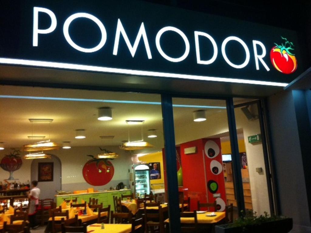Albergo Ristorante Pomodoro 奥梅尼亚 外观 照片