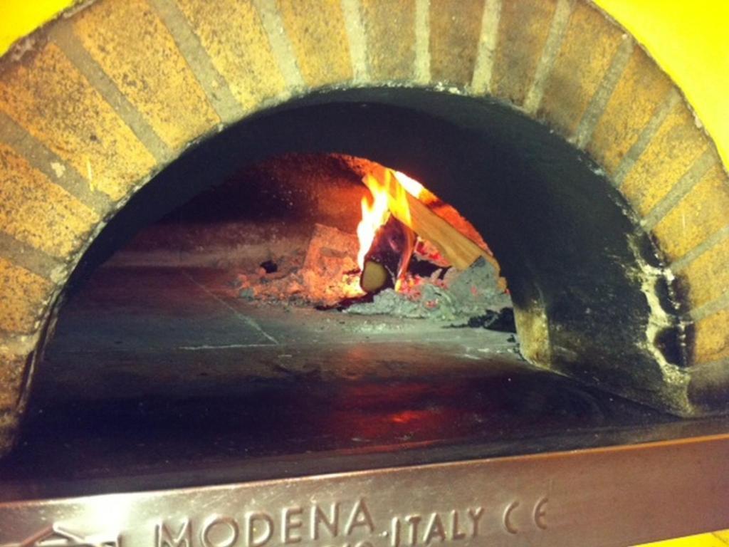 Albergo Ristorante Pomodoro 奥梅尼亚 外观 照片