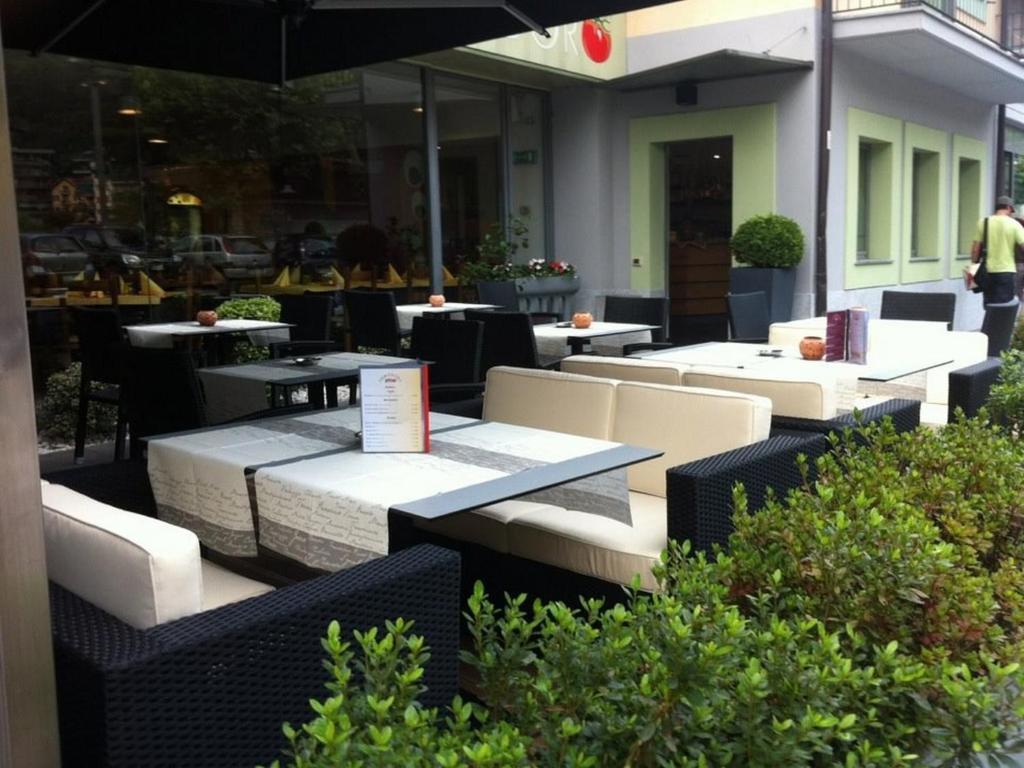 Albergo Ristorante Pomodoro 奥梅尼亚 外观 照片